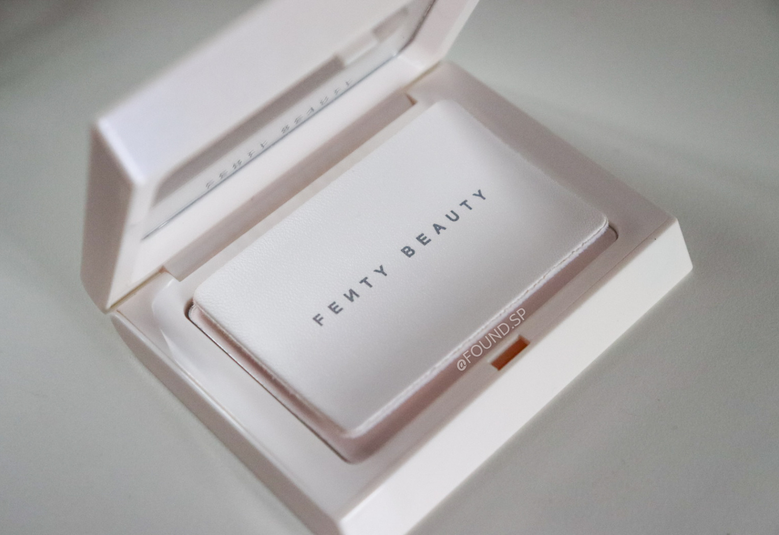 Invisimatte Blotting - Fenty Beaty